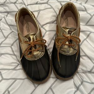 MK duck boots size 8